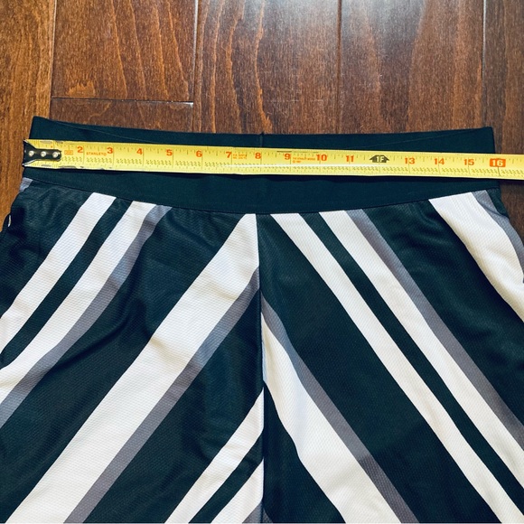 Nike Women's New Tennis Pickleball Black White Striped Skirt Skort Large tall - Picture 11 of 12